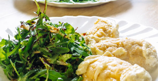 Рыбные кнели, припущенные в сливках и оливковом масле