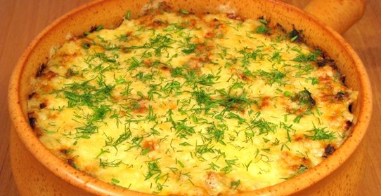 Печень с картофелем, запеченные в горшочке