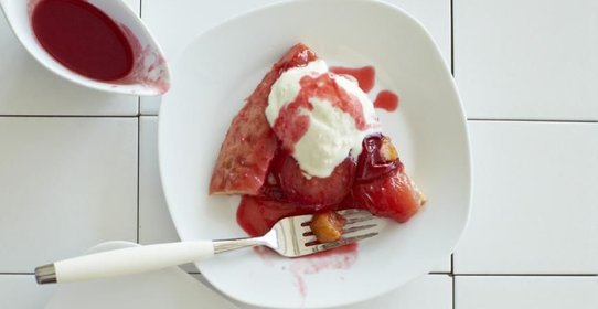 Татен из персиков и слив