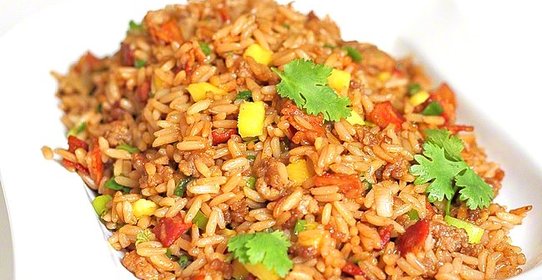 Жареный рис со свининой