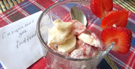 Десерт яблочно-клубничный