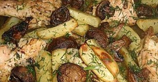 Жаркое из картофеля, грибов и курицы