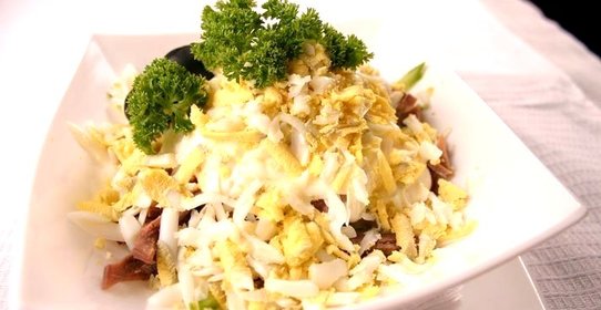 Салат со свининой и говяжьим языком «Мужской каприз»