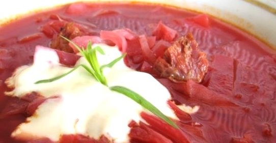 Борщ с подкопченными ребрышками