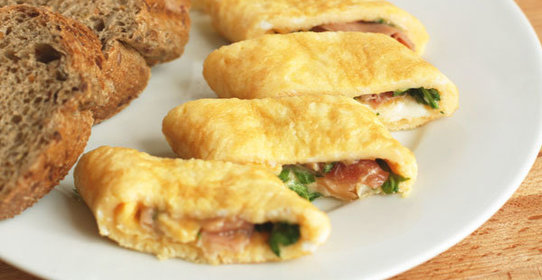 Омлет с ветчиной и рукколой