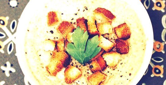 Крем-суп из шампиньонов и картофеля с гренками