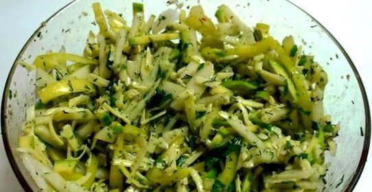 Салат с авокадо и твердым сыром