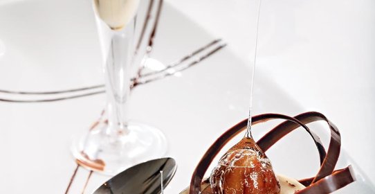 Каштановый саварен с ромом и ванильным соусом