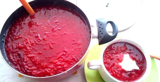 Густой свекольник с чечевицей