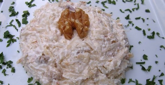 Салат из корня сельдерея