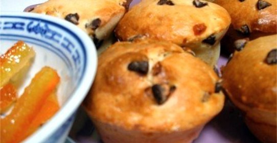 Апельсиновые маффины с шоколадной крошкой