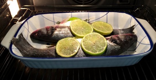 Сибас, запеченный с тимьяном