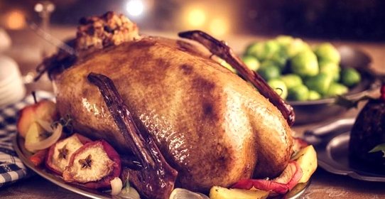 Рождественский гусь с яблоками