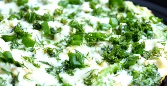 Омлет с брокколи на сковороде