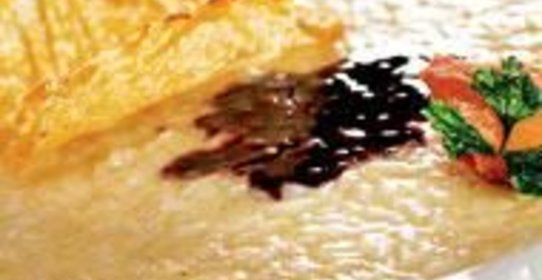 Ризотто с соусом Кьянти Классико и чипсами из Пармиджано Реджано