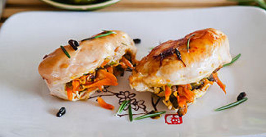 Фаршированные куриные грудки в мультиварке