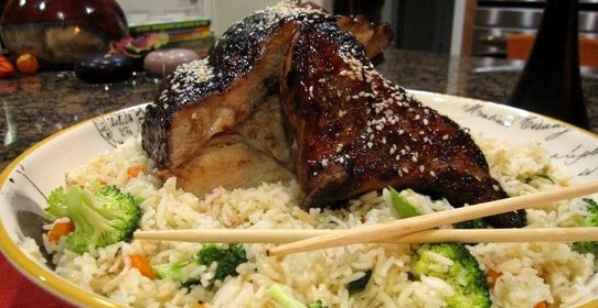 Рёбрышки по-китайски с жареным рисом