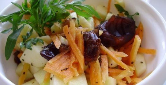 Яблочный салат