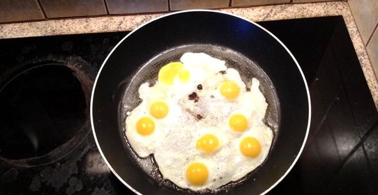 Яичница из перепелиных яиц