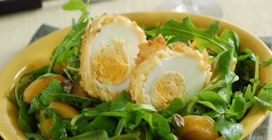 Летний салат с абрикосами