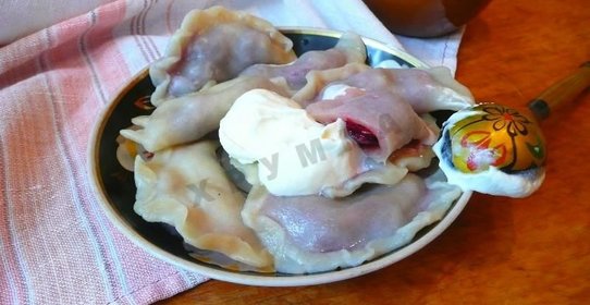 Вареники на воде с вишней