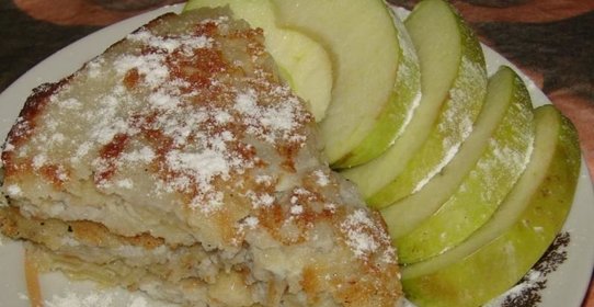 Сладкий омлет с фруктами