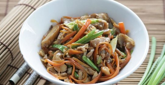 Стир-фрай из вешенок с морковью