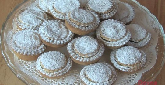 Рождественские корзиночки с джемом