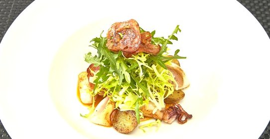 Салат из молодых осьминогов