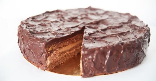 Торт «Шоколадный с клубникой»