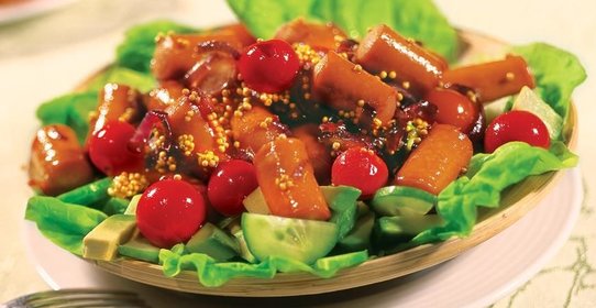 Салат с горячими сосисками