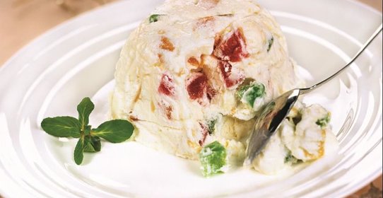 Замороженный сливочный десерт с цукатами