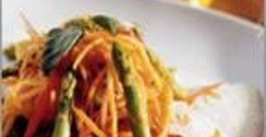 Горячая спаржа с трюфельным соусом