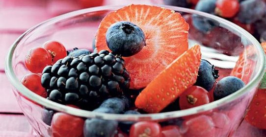 Ягодный салат с ежевикой