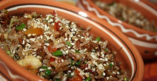 Острый рис с овощами и курицей по-восточному