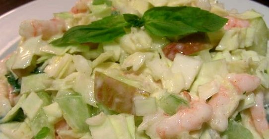 Салат из креветок и капусты
