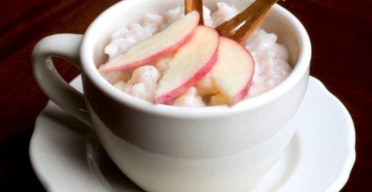 Рисовая каша с яблоками