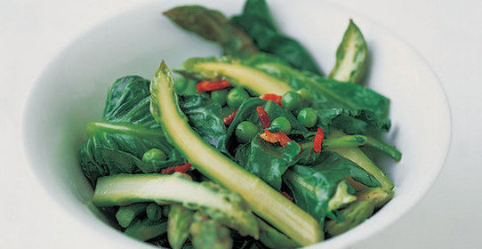 Салат со спаржей и тунцом