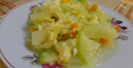 Кабачки жареные с яйцом
