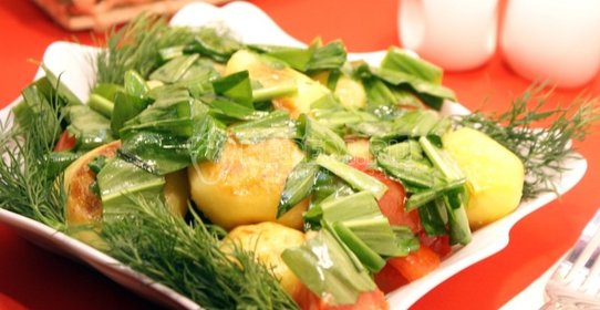 Салат из черемши с картофелем