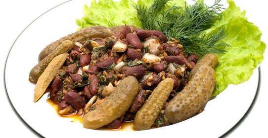 Фасоль с солеными огурцами