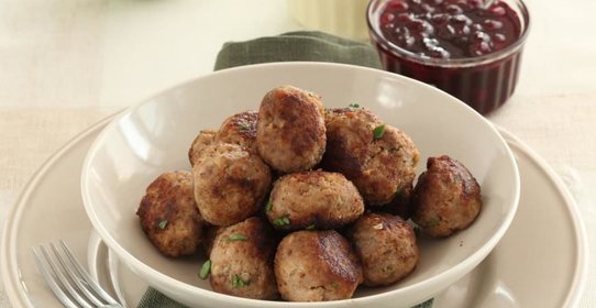 Фрикадельки со сливочным соусом