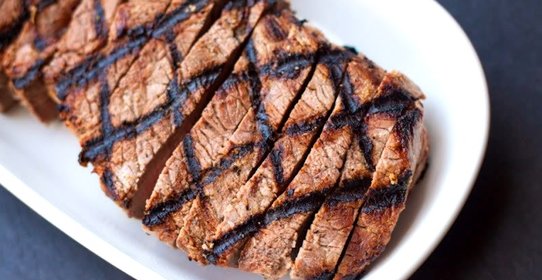 Стейк из говядины на гриле