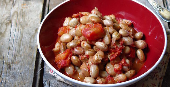 Фасоль с помидорами