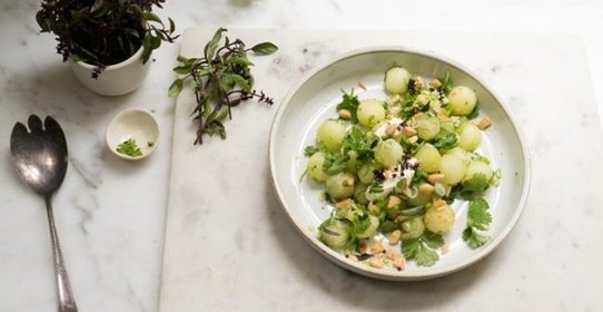 Салат с дыней