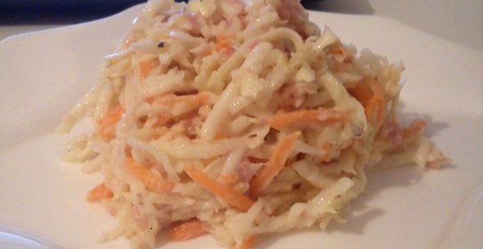 Салат с сельдереем и ветчиной