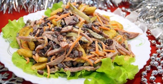 Салата с фасолью и сухариками «Одно мгновение»