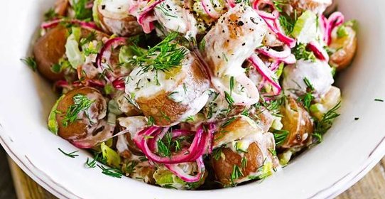 Ирландский салат с картофелем и яблоками