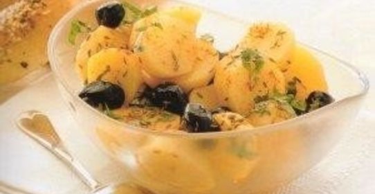 Тунисский картофельный салат с оливками