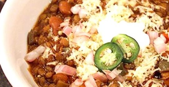 Жаркое из чечевицы, помидоров и фасоли